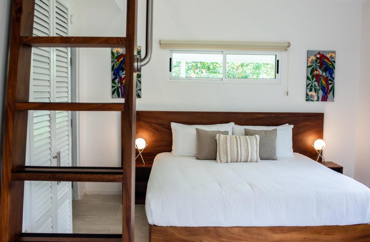 Aves Hotel Montezuma Exterior photo