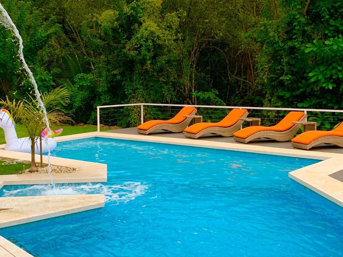 Aves Hotel Montezuma Exterior photo