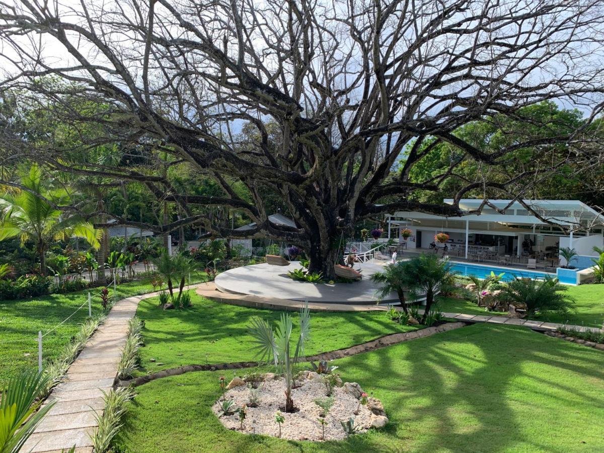 Aves Hotel Montezuma Exterior photo